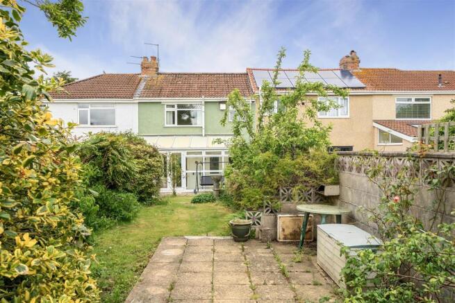 3 bed property, in Gays Road, £300,000