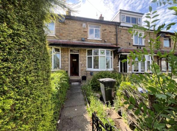 2 bed property, in Hutton Road, £50,000