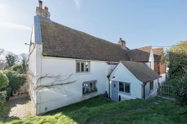 4 bed property, in Mongeham Road, £650,000