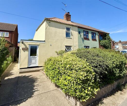 2 bed property, in Staithe Road, £190,000