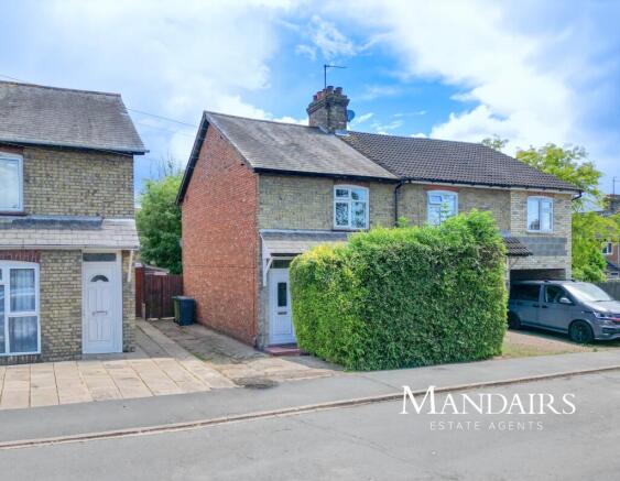 3 bed property, in Manor Avenue, £190,000