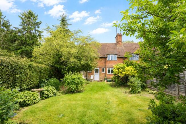 3 bed property, in Churt, £575,000