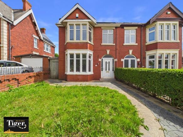 3 bed property, in St. Annes Road, £175,000