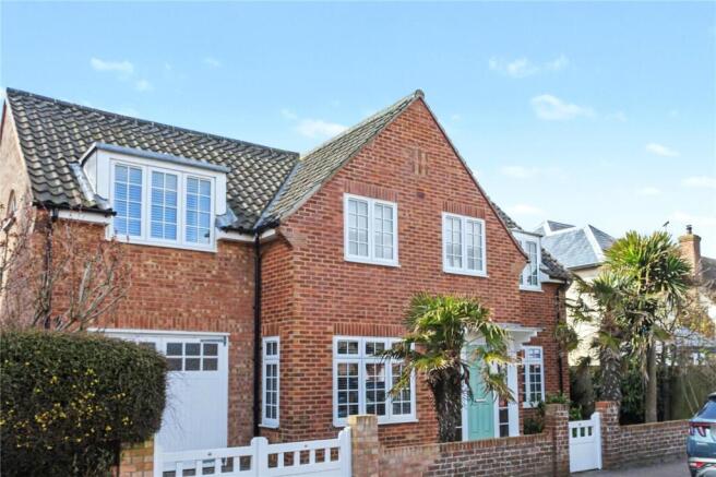 4 bed property, in Marlborough Road, £900,000