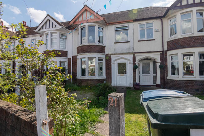 3 bed property, in Harewood Road, £178,000