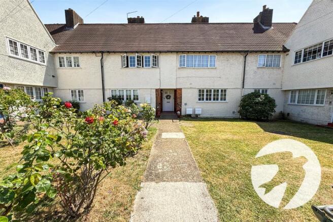 2 bed property, in Moira Road, £325,000