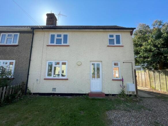 2 bed property, in 33 Morris Road, £80,000