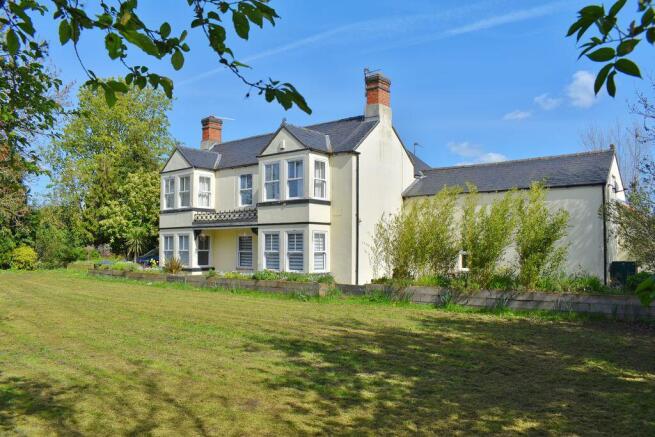 5 bed property, in North Road, £700,000