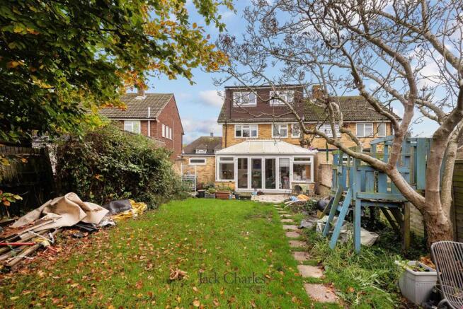 5 bed property, in The Cherry Orchard, £499,995