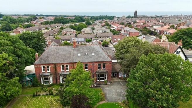 6 bed property, in Victoria Terrace, £550,000