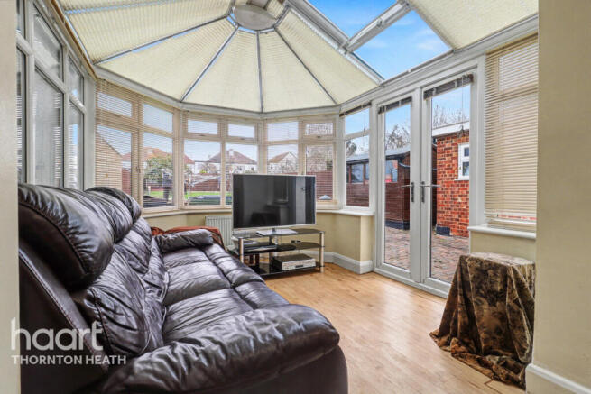 5 bed property, in Georgia Road, £750,000