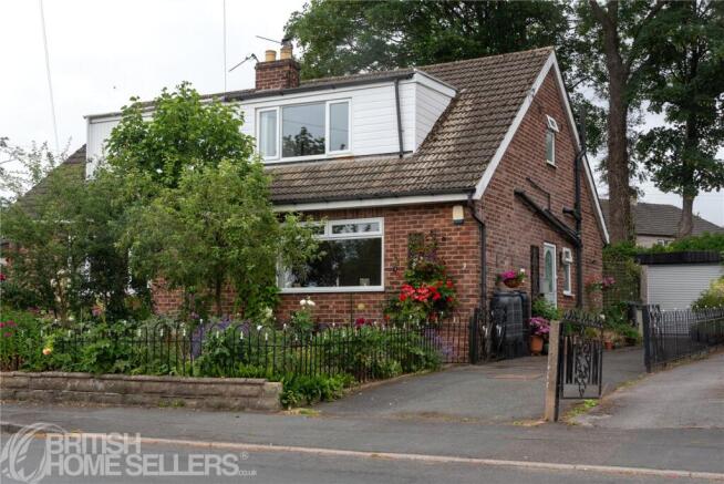 3 bed property, in Cornwall Crescent, £265,000