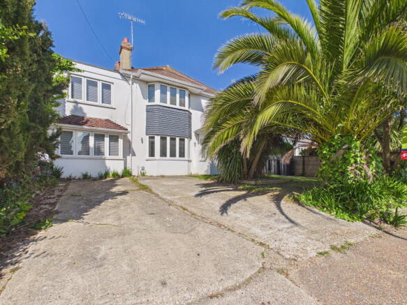 5 bed property, in Elm Grove, £700,000