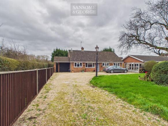 3 bed property, in Bath Road, £575,000