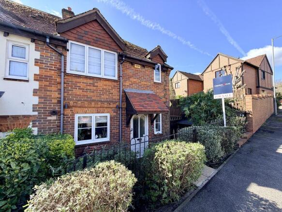 3 bed property, in Bakers Orchard, £600,000