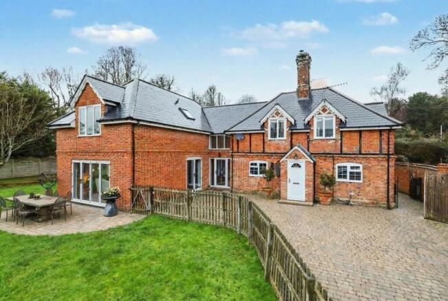 5 bed property, in Bath Road, £965,000