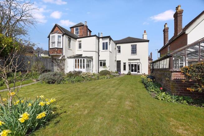 5 bed property, in 135 Whitstable Road, £750,000