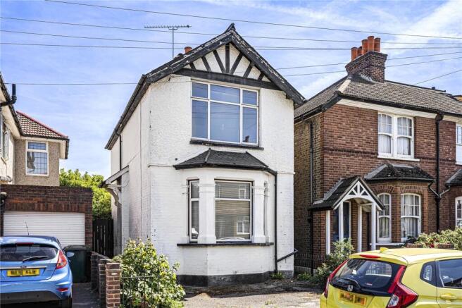 2 bed property, in Ruskin Road, £450,000