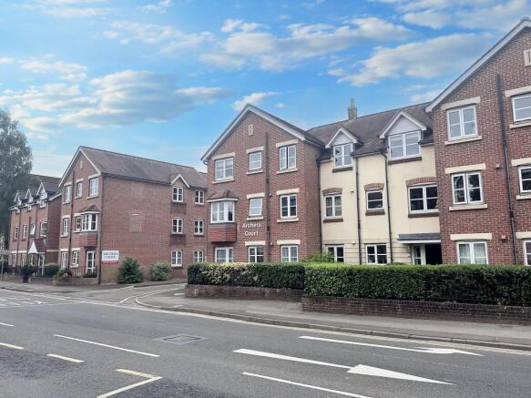 1 bed property, in Archers Court, £115,000