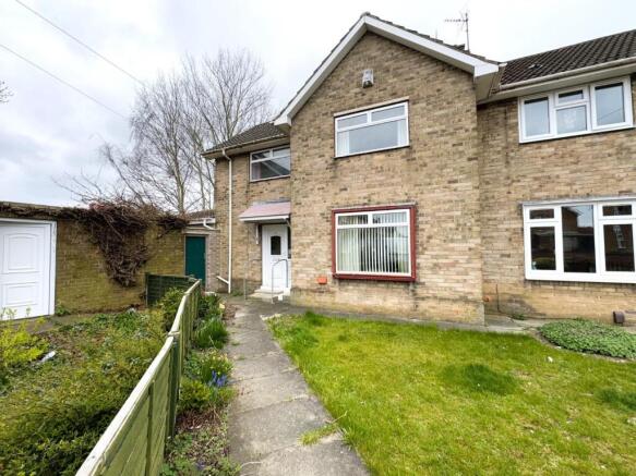 4 bed property, in Moffatt Road, £90,000