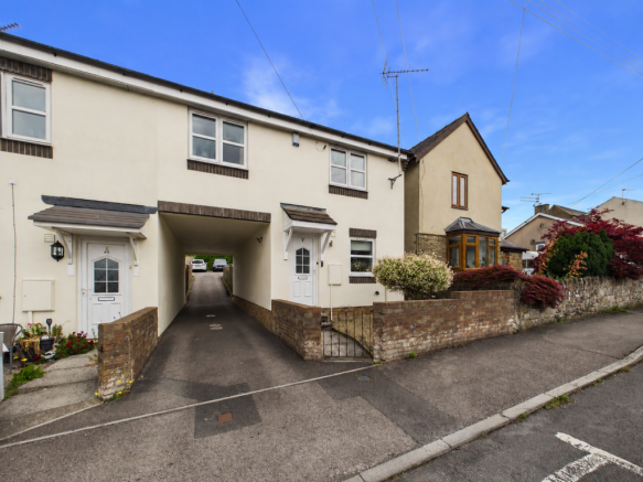 4 bed property, in Abbey Street, £230,000