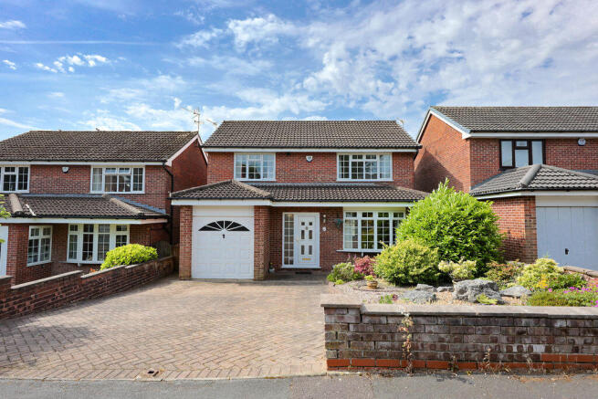 4 bed property, in Redwood, £360,000