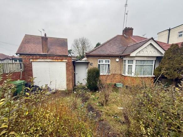 3 bed property, in 70 The Highlands, £495,000
