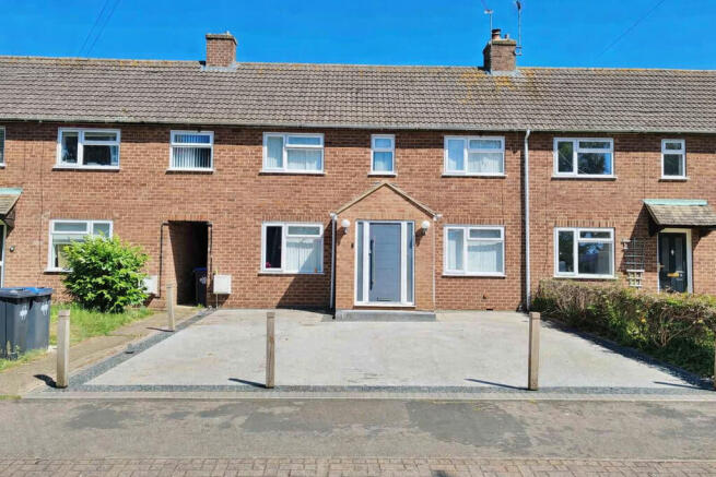 3 bed property, in Shuttleworth Road, £310,000