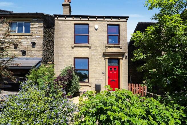 3 bed property, in New Hey Road, £185,000