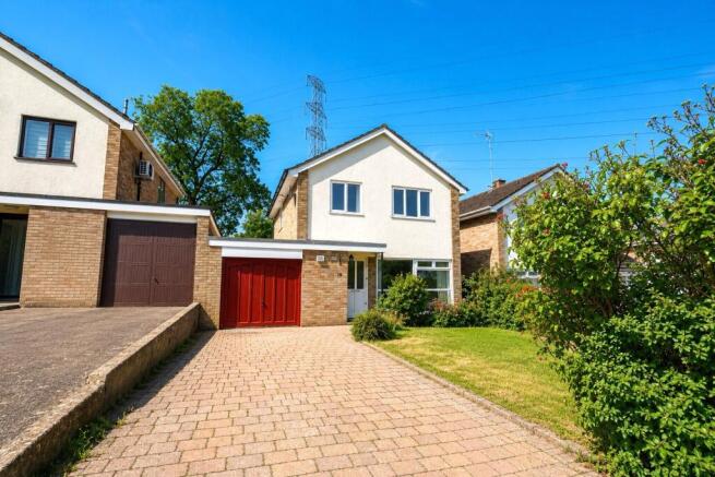 4 bed property, in Winston Close, £375,000
