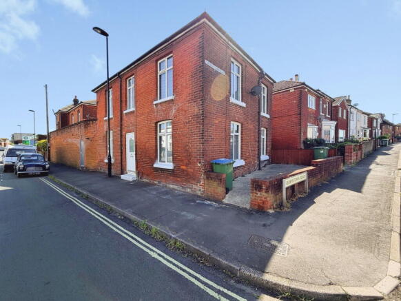 3 bed property, in Paynes Road, £380,000