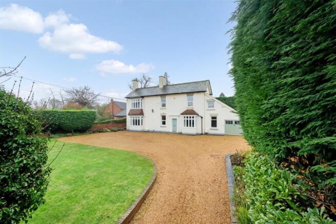 4 bed property, in Shawbirch Road, £775,000