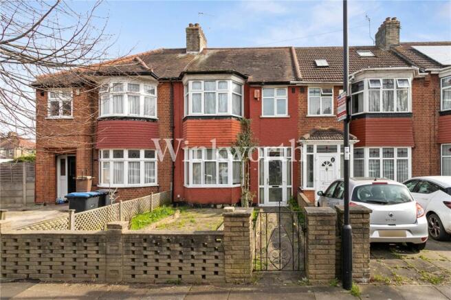 3 bed property, in The Larches, £575,000