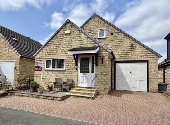 3 bed property, in Dunbottle Way, £319,950