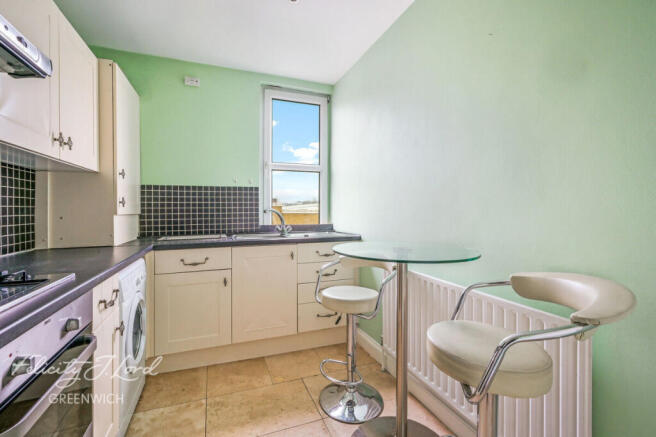 1 bed property, in Brant House, £250,000