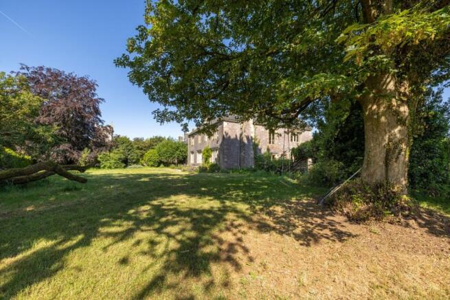 4 bed property, in Downhead, £1,350,000