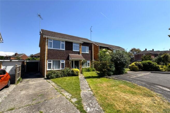4 bed property, in Cranleigh Court, £525,000