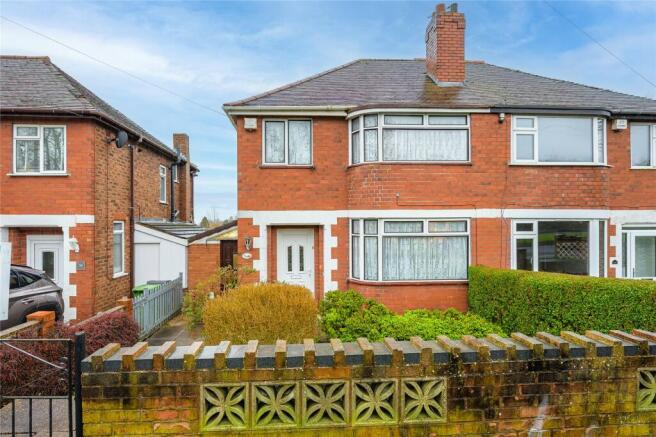 3 bed property, in Wolverhampton Road East, £230,000
