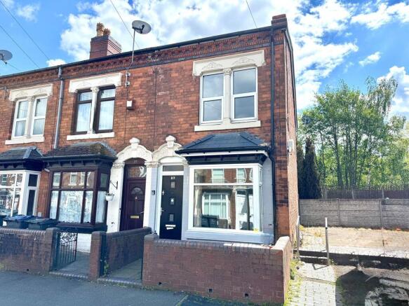 2 bed property, in Allens Road, £75,000