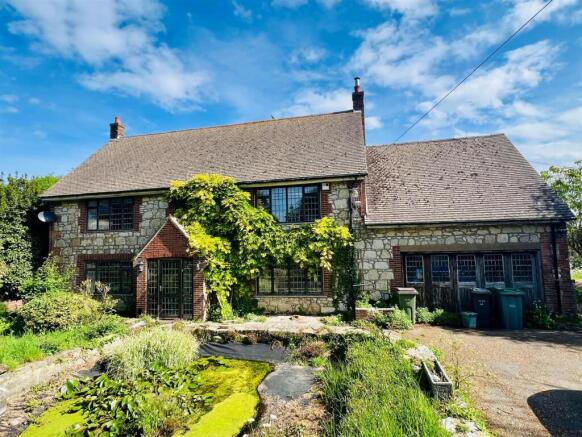 4 bed property, in Wellow, £699,950