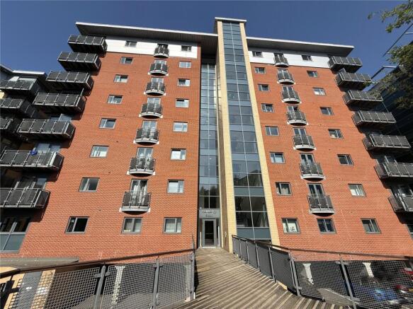 2 bed property, in Velocity East, £165,000