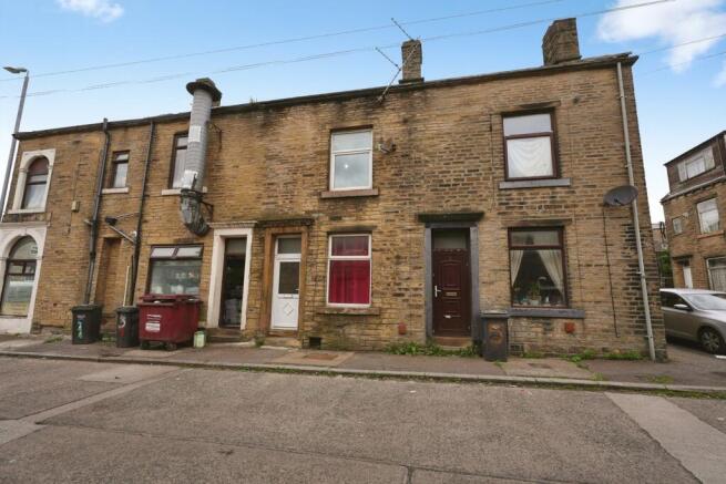 2 bed property, in Thackray Street, £85,000