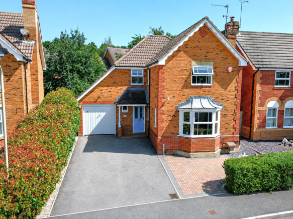 4 bed property, in Camus Close, £575,000