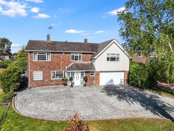 5 bed property, in Chalklands, £1,150,000