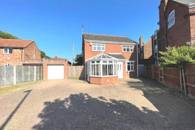 3 bed property, in 52b Church Road, £250,000