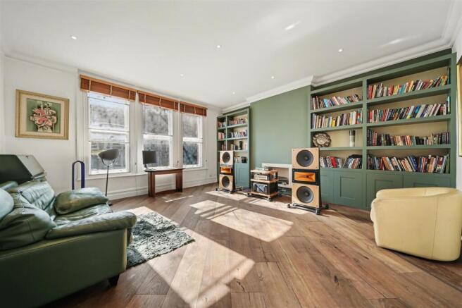 5 bed property, in Rosslyn Hill, £1,990,000