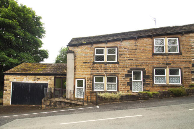 3 bed property, in Delph Lane, £325,000