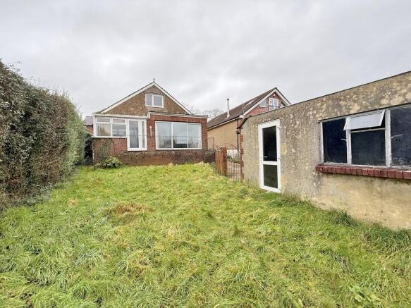 4 bed property, in Sea View Road, £445,000