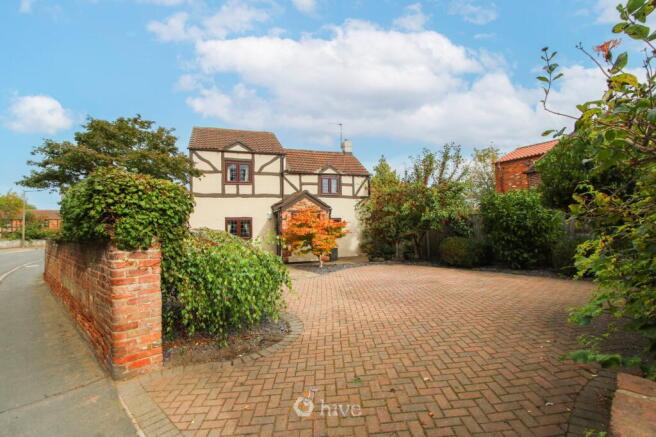 3 bed property, in Main Street, £315,000