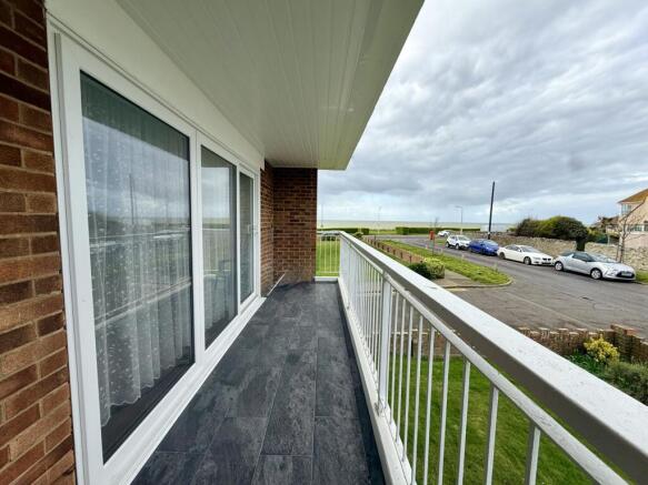 2 bed property, in Alfred Road, £240,500